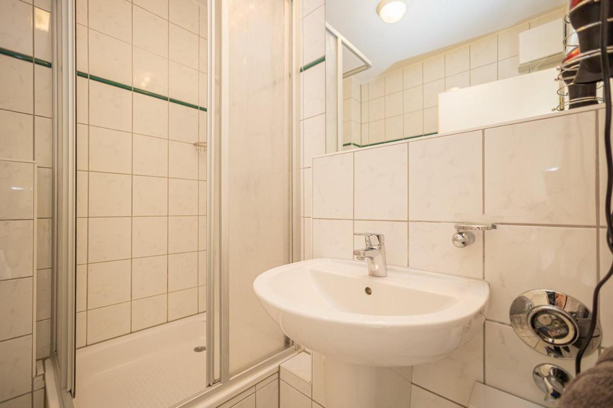 Studio 2 Im Eg Haus Stranddistel, Geschmackvoll Eingerichtete Ferienwohnung Fur 2 Personen In Цингст Екстер'єр фото
