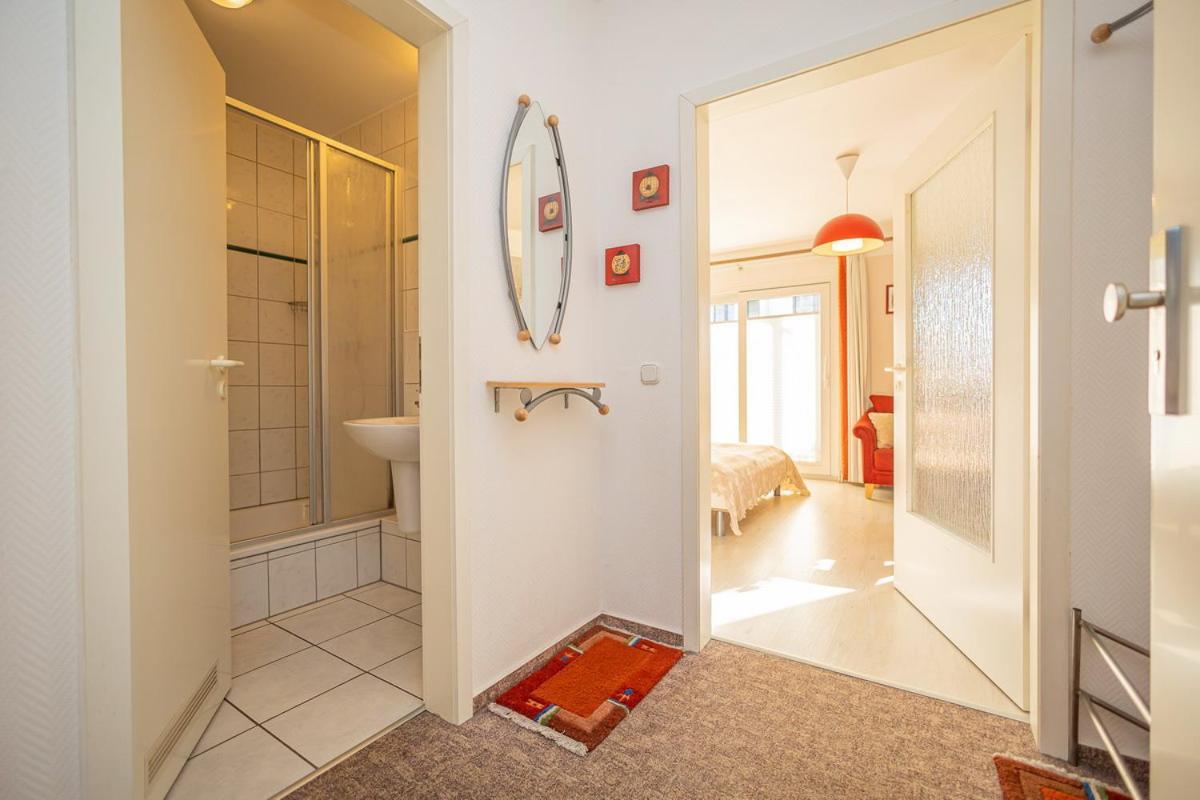 Studio 2 Im Eg Haus Stranddistel, Geschmackvoll Eingerichtete Ferienwohnung Fur 2 Personen In Цингст Екстер'єр фото