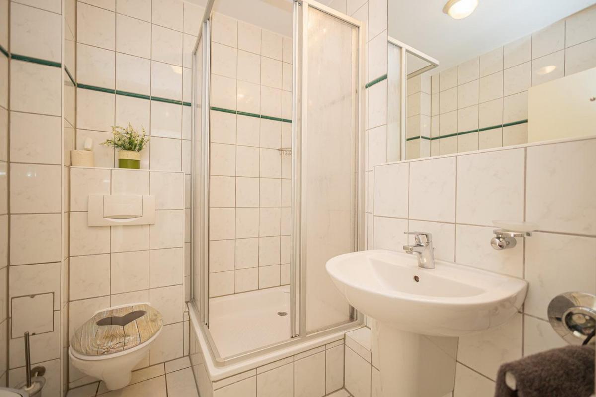 Studio 2 Im Eg Haus Stranddistel, Geschmackvoll Eingerichtete Ferienwohnung Fur 2 Personen In Цингст Екстер'єр фото