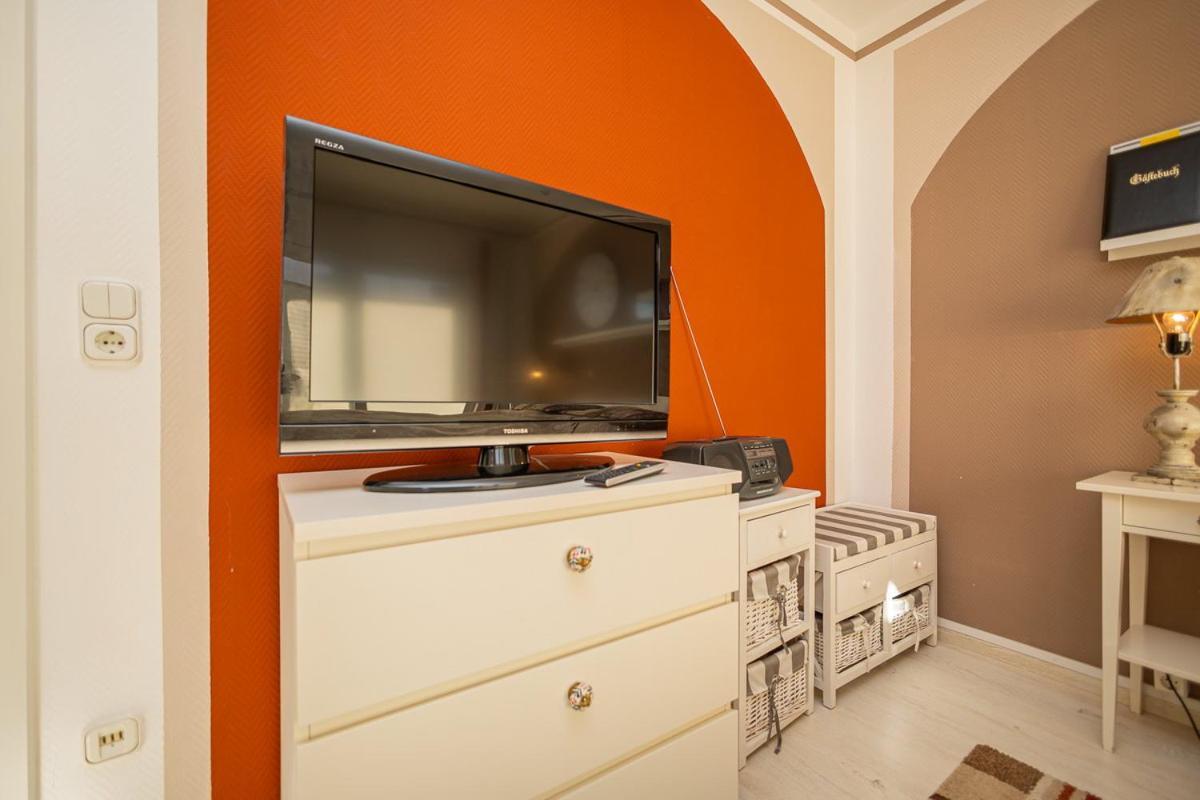 Studio 2 Im Eg Haus Stranddistel, Geschmackvoll Eingerichtete Ferienwohnung Fur 2 Personen In Цингст Екстер'єр фото