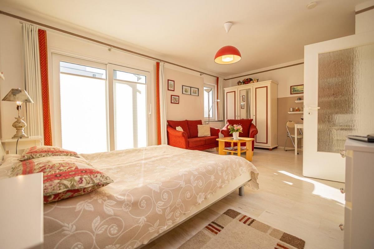 Studio 2 Im Eg Haus Stranddistel, Geschmackvoll Eingerichtete Ferienwohnung Fur 2 Personen In Цингст Екстер'єр фото